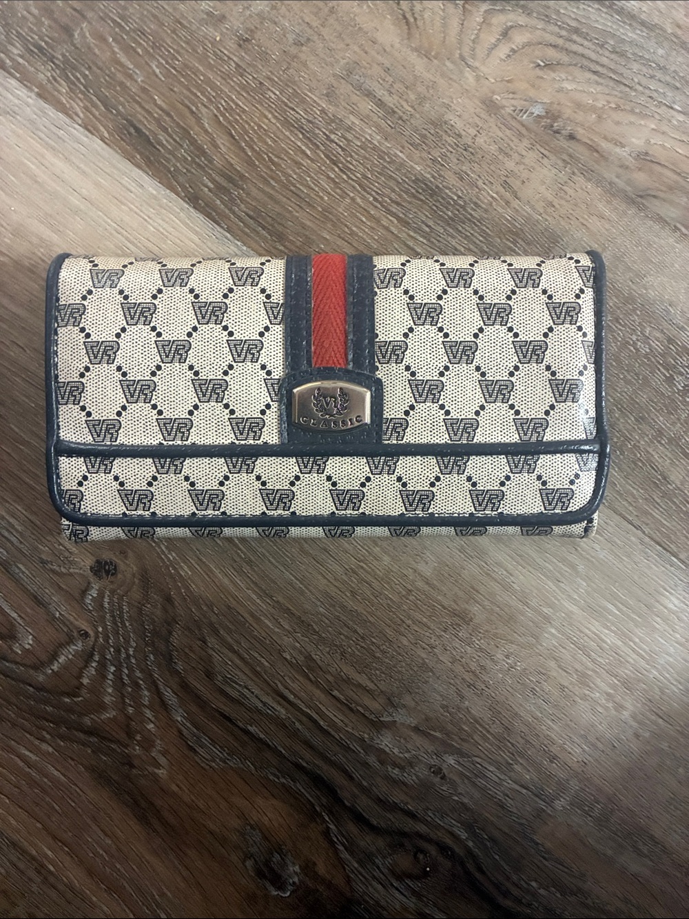 Classic VR Bag Bazaar wallet